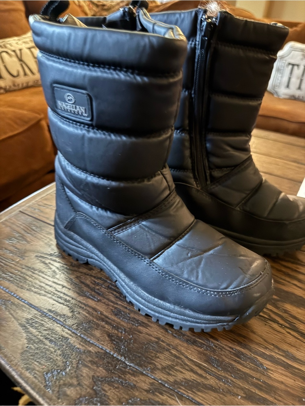 Magellan Outdoor Unisex Black Quilted Side-zip Winter Boots size Women6/Men5